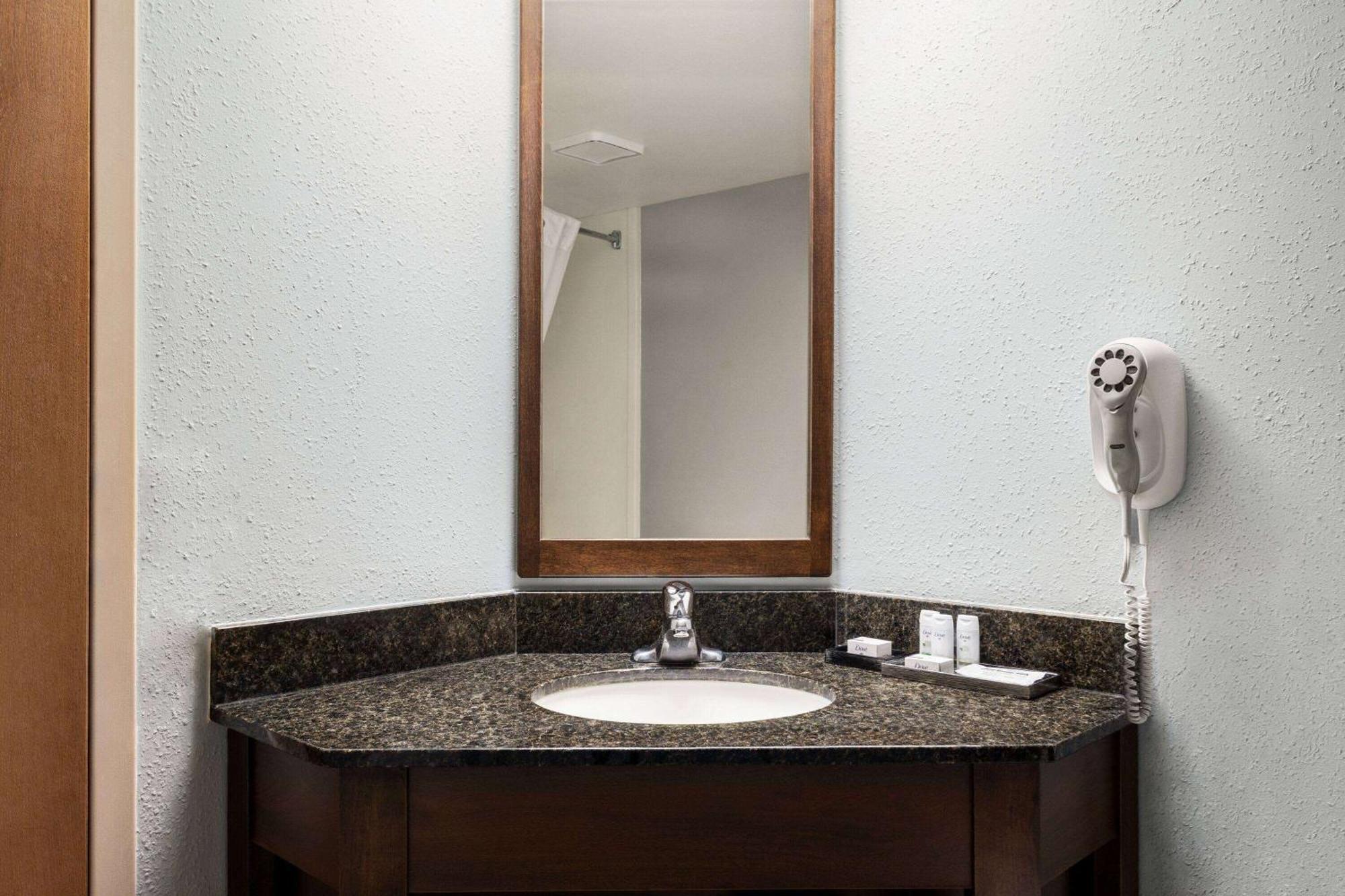 Americinn By Wyndham Madison West Esterno foto